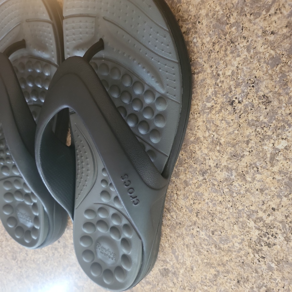 Crocs - Picture 2 of 6